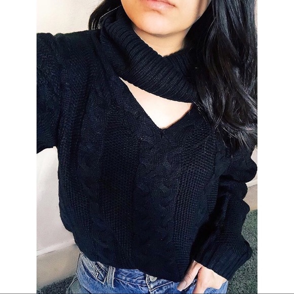 Celeste Choker Knit - Picture 3 of 3